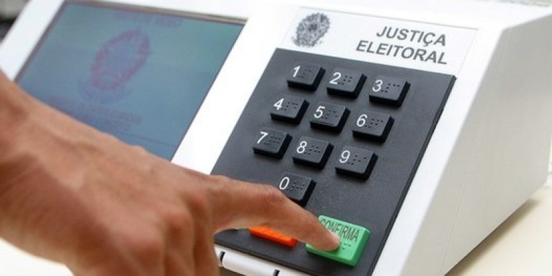 Eleições 2024: Urnas terão nova voz para auxiliar pessoas cegas ou com baixa visão